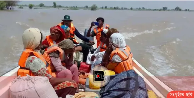 পাকিস্তানে বন্যার ভয়াবহতা: পাঞ্জাবে ১৯ হাজার মানুষকে নিরাপদ স্থানে সরিয়ে নেওয়া হয়েছে