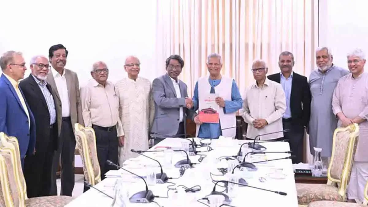 যমুনায় জুলাই সনদ বাস্তবায়নের সুপারিশ পেশ করল জাতীয় ঐকমত্য কমিশন
