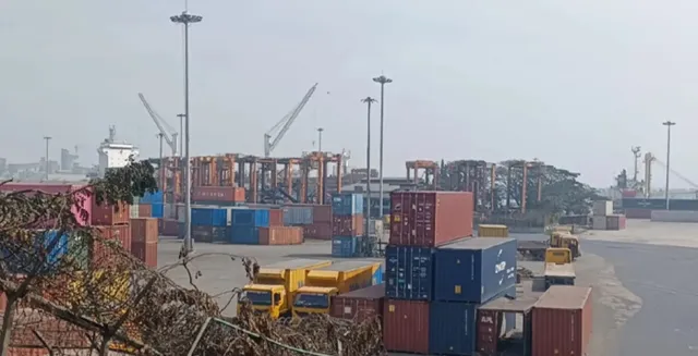 এনসিটি ইজারা সিদ্ধান্তের প্রতিবাদে কর্মবিরতি, অচল চট্টগ্রাম বন্দর