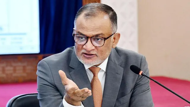 নির্বাচনের তিন দিন আগে যুক্তরাষ্ট্রের সঙ্গে বাণিজ্য চুক্তিতে যাচ্ছে অন্তর্বর্তী সরকার