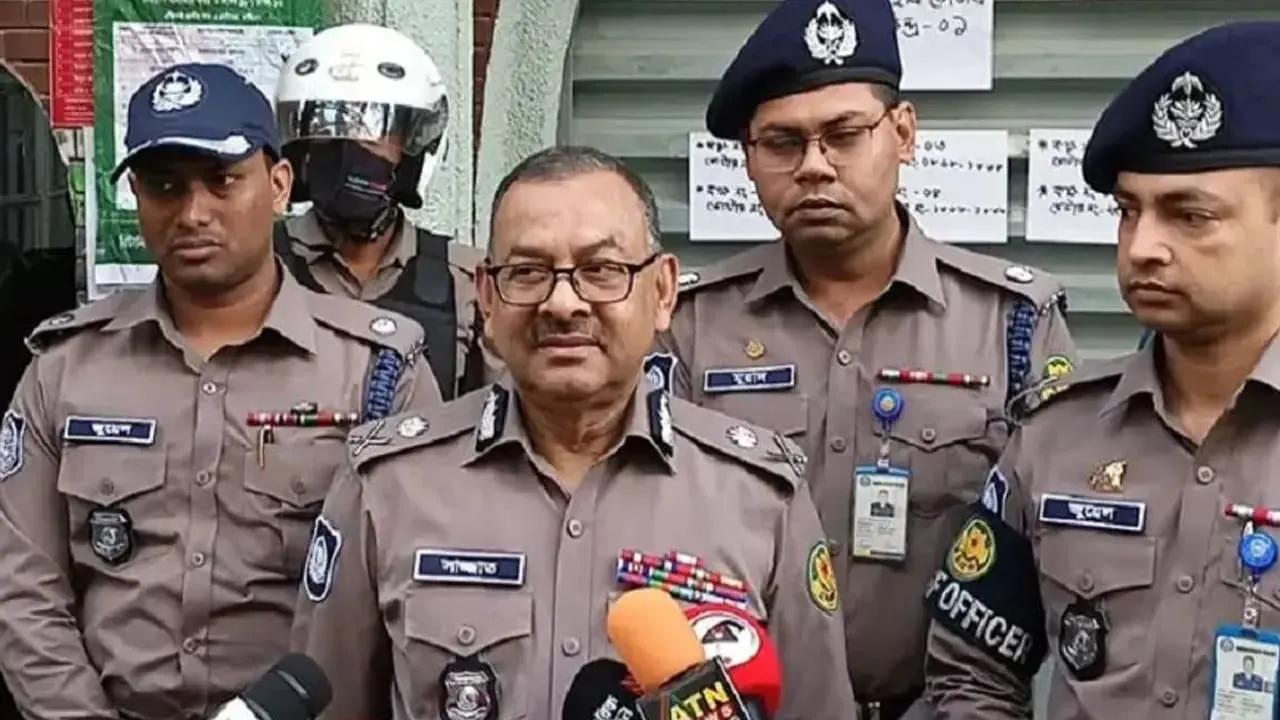 আন্তর্জাতিক মাতৃভাষা দিবসে নিশ্ছিদ্র নিরাপত্তা: ডিএমপি কমিশনার