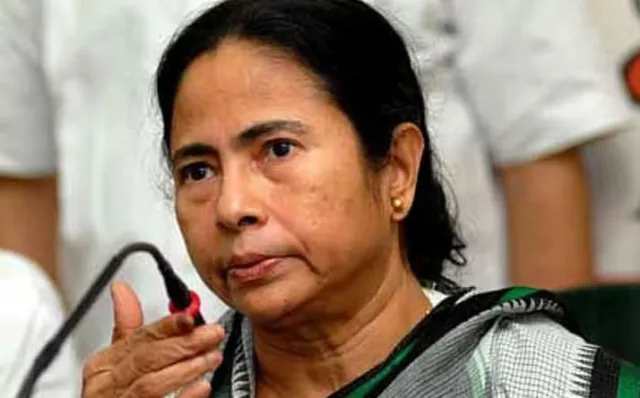 নির্বাচন সামনে রেখে ২৩টি শীর্ষ পদ ছাড়লেন মমতা