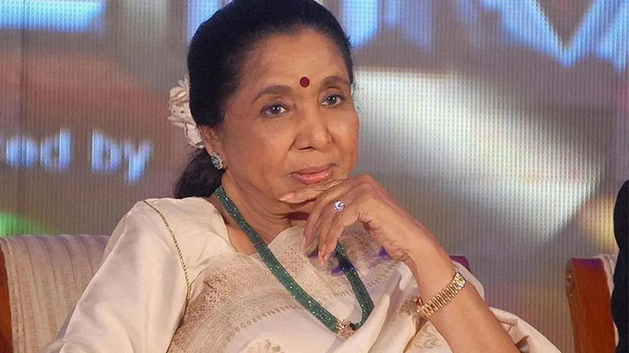 কিংবদন্তি সংগীতশিল্পী আশা ভোসলে হাসপাতালে