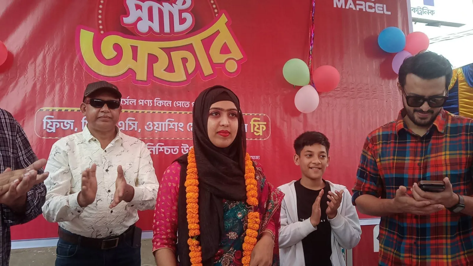 নান্দাইলে মার্সেলের ‘স্মার্ট অফার’ ক্যাম্পেইনে ফ্রিজ কিনে আরেকটি ফ্রিজ উপহার পেলেন ক্রেতা