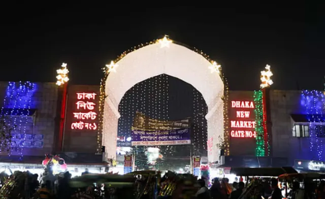 জ্বালানি সাশ্রয়ের নির্দেশনা উপেক্ষা, রাজধানীর শপিং মলে এখনো অতিরিক্ত আলোকসজ্জা