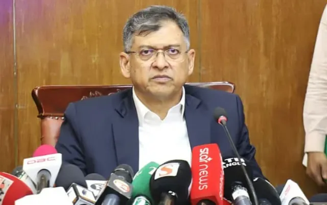 শীর্ষ সন্ত্রাসী ও চাঁদাবাজদের আইনের আওতায় আনা হবে: স্বরাষ্ট্রমন্ত্রী