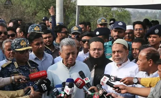 অর্থনৈতিক সংকট মোকাবিলায় কর ও বিনিয়োগ বাড়ানোই অগ্রাধিকার: অর্থমন্ত্রী আমীর খসরু