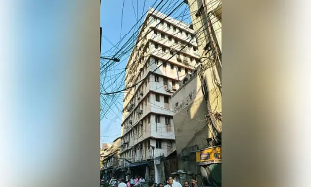 ৫.৪ মাত্রার ভূমিকম্পে কেঁপে উঠল কলকাতা ও পশ্চিমবঙ্গ, শহরে আতঙ্ক